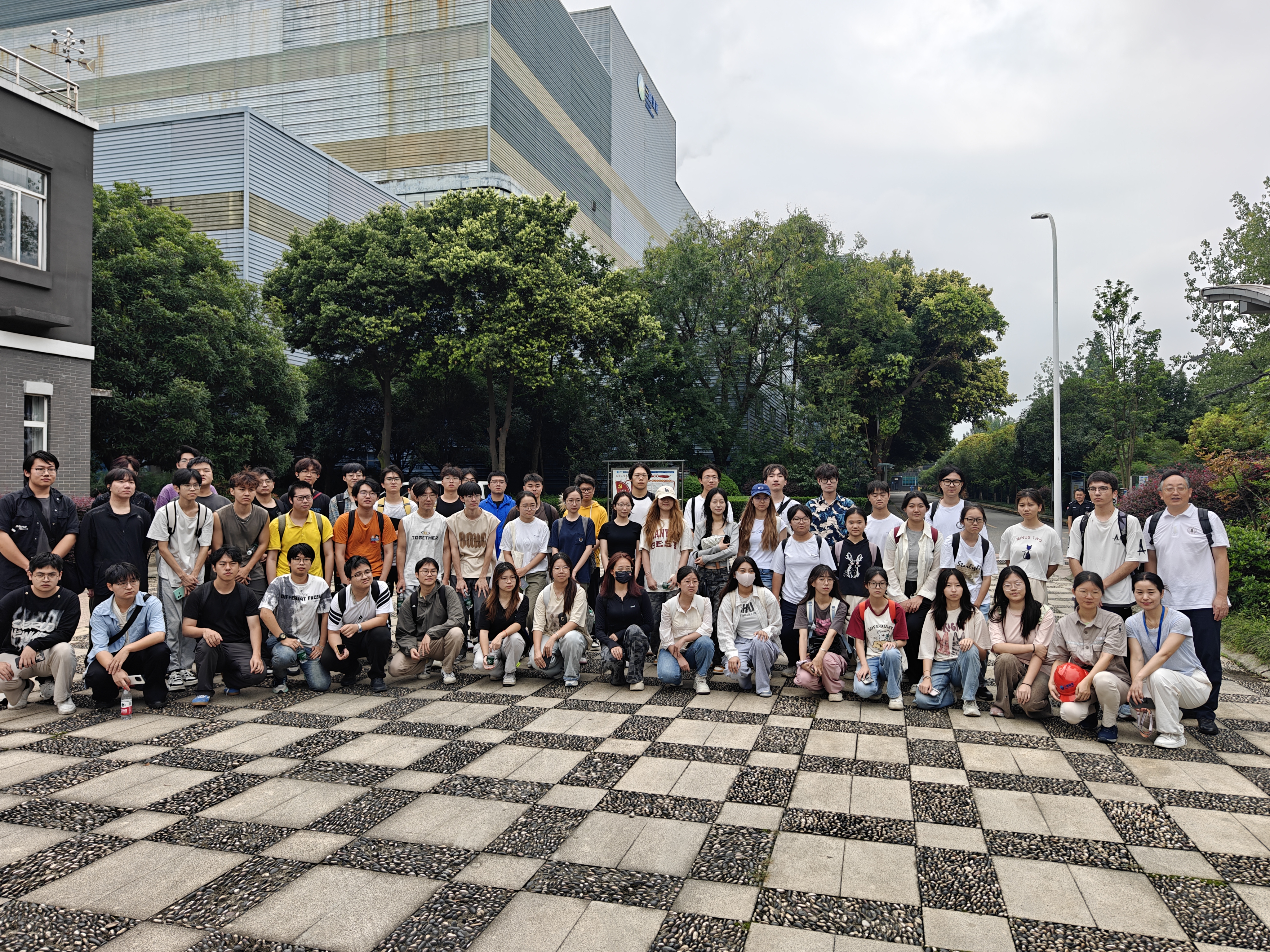 20250708四川大學環境工程專業師生到成都三峰開展專業實踐活動.jpg